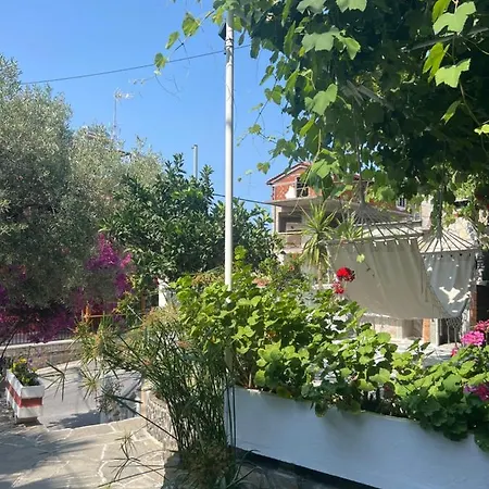 Guest house Agape Neos Marmaras
